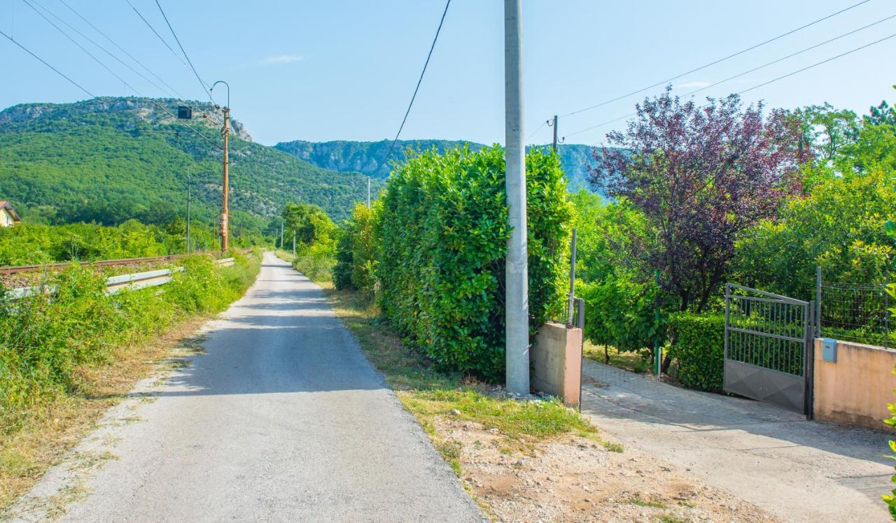 Holiday Home Narona Mostar Esterno foto