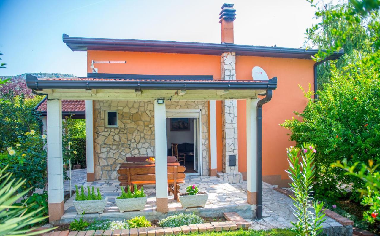 Holiday Home Narona Mostar Esterno foto
